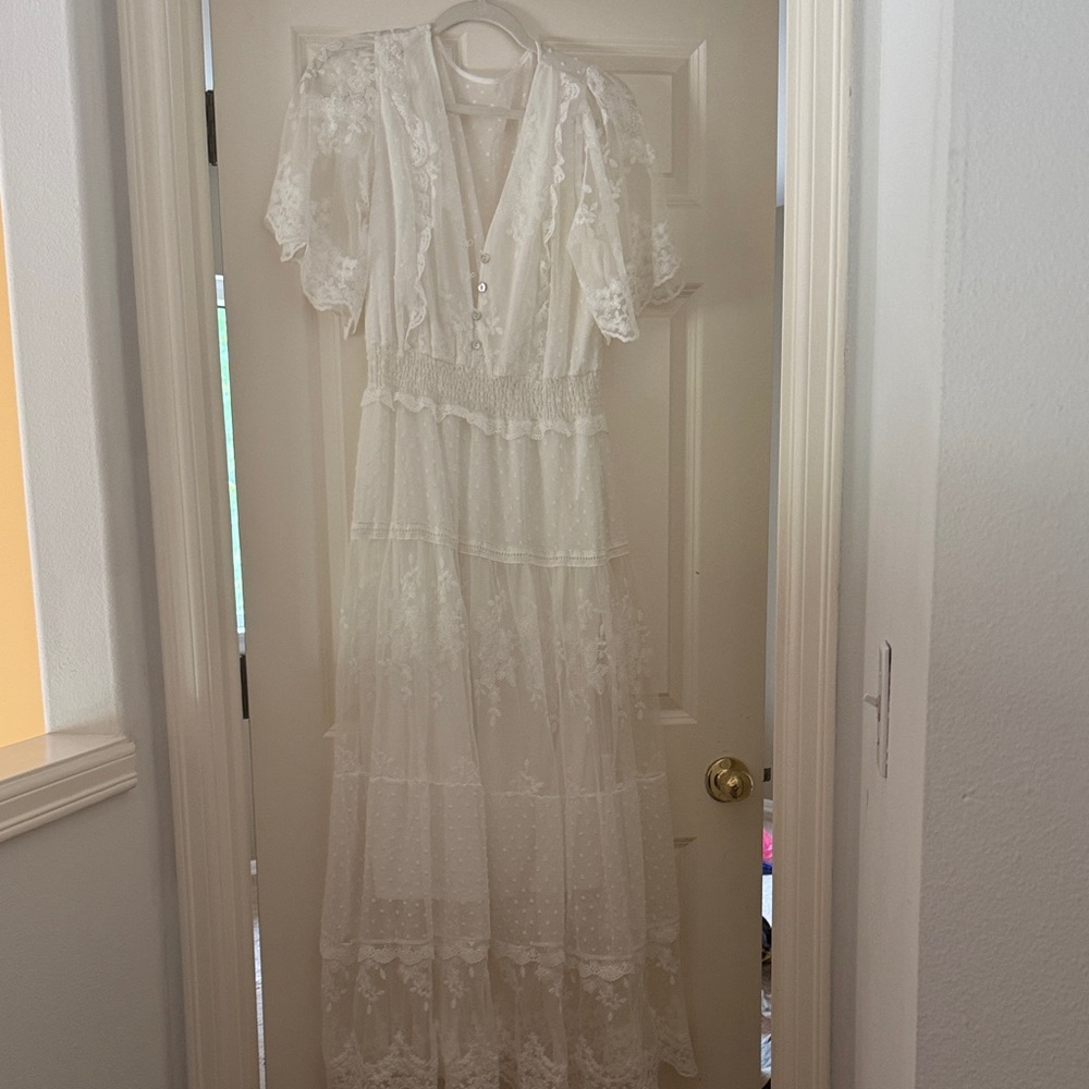 Elegant White Lace Maxi Dress